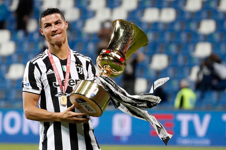 Football Stars With Highest Number of Trophies Won